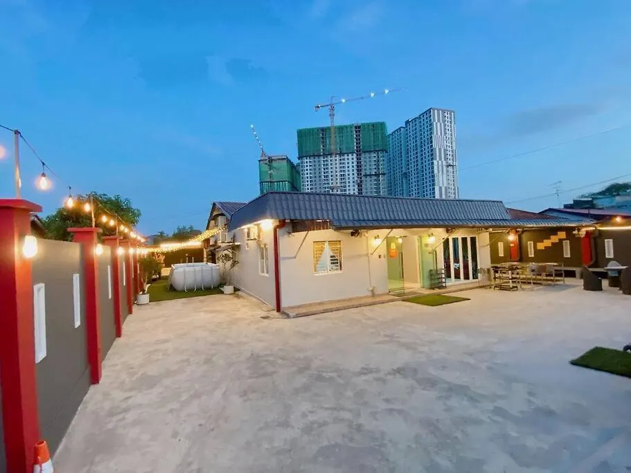 B02 Istimewa Bungalow Homestay In Pandan Johor Bahru